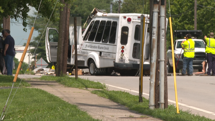 2 killed, 1 injured after Frankfort church van crash