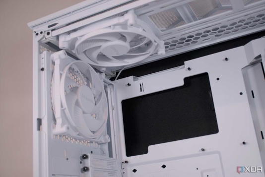 be quiet! Dark Base 701 preinstalled fans