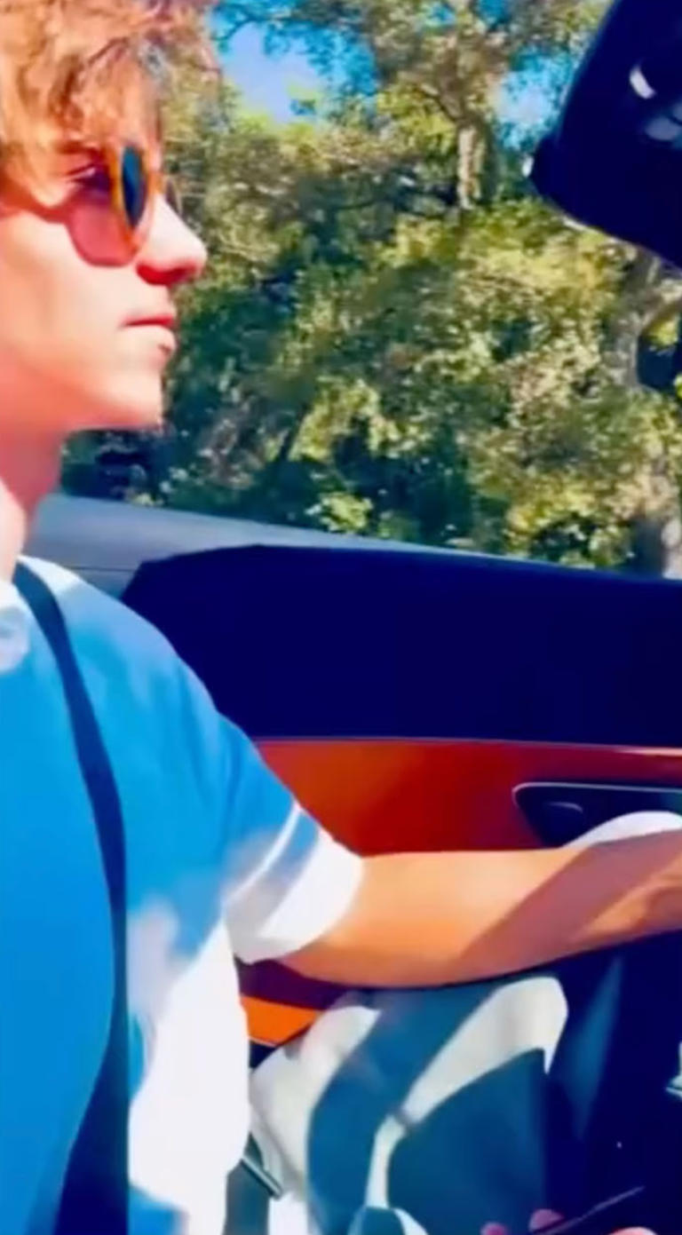 Britney Spears’ rarely seen son Jayden towers over her in sweet selfie(02)