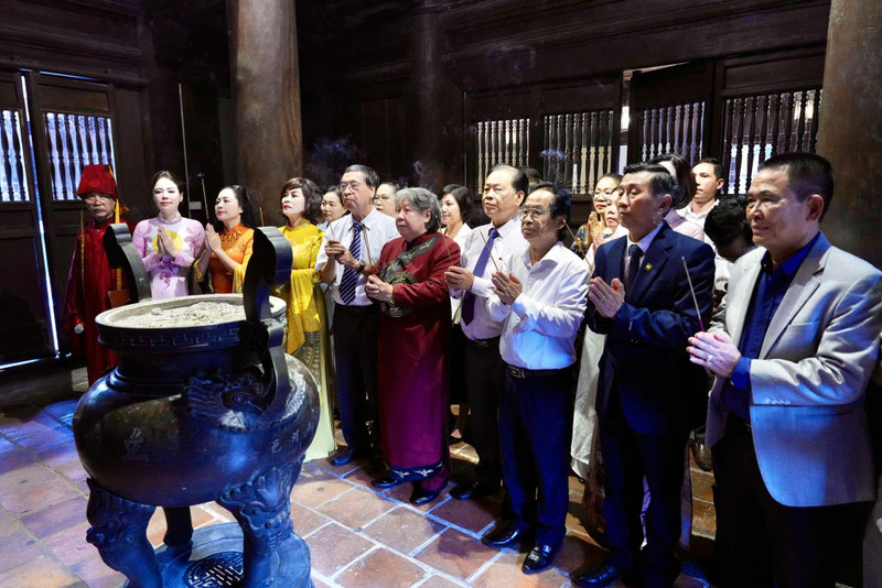 Lan tỏa tinh thần sống xanh, gắn kết cộng đồng người Việt toàn cầu