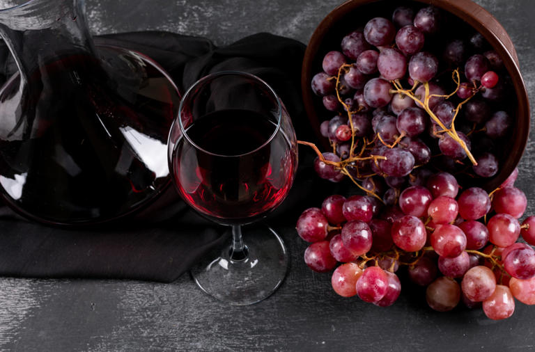 La Vitis vinifera es la uva más usada para la elaboración de vino. Foto: Freepik
