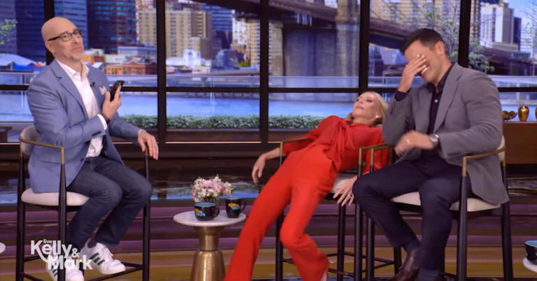 Kelly Ripa Collapses to the Ground During 'Live' After Being 'Bored to  Death' by AI Conversation: Watch