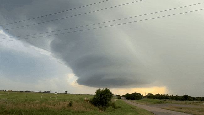 Supercell Looms Over Central Oklahoma As Tornado Warned Storm Moves