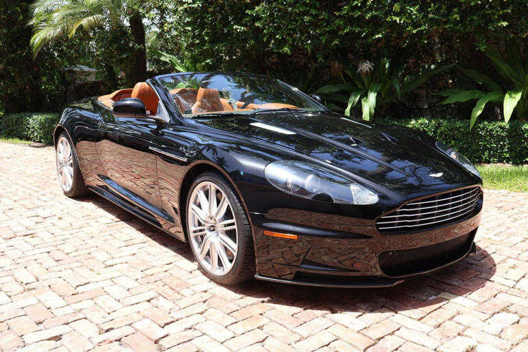 Exclusivity and High Performance Meet in this Aston Martin DBS Volante ...