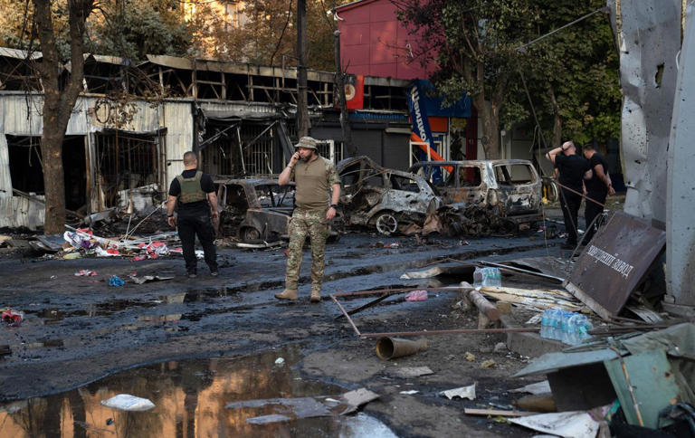 Russia tries to encircle Ukraine's Kostyantynivka in Donetsk region ...