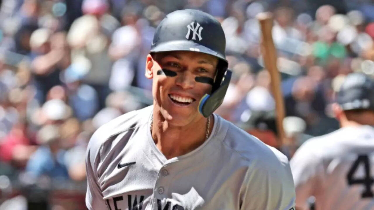 Boston Red Sox fan shocks Fenway by cheering Yankees star Aaron Judge ...