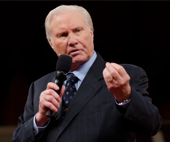 Jimmy Swaggart, famed televangelist brought down by scandal, dies at 90