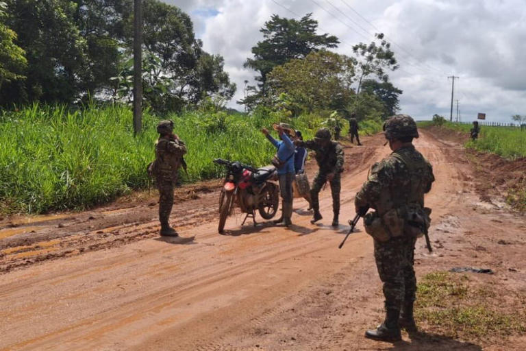 El Ejército señaló que se mantiene un consejo de seguridad para monitorear la situación y la fuerza pública está desplegada en la zona con el objetivo de evitar que se reactiven los enfrentamientos o que haya ataques a la población civil.