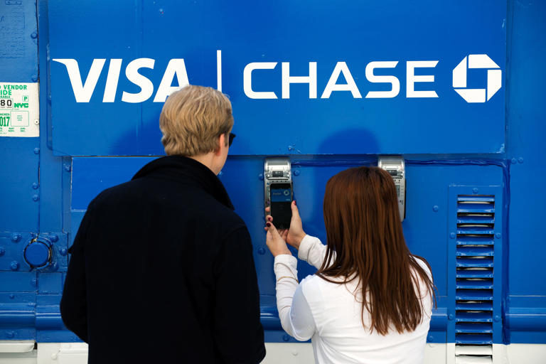 Are Visa and Mastercard down? Users report problems