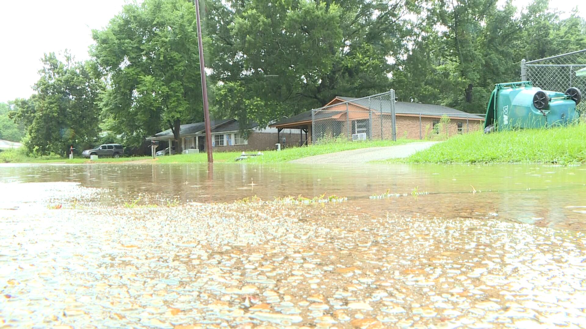 Heavy rain triggers flash flooding in Bastrop; residents seek relief