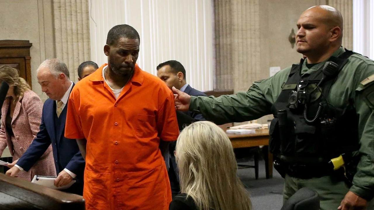 R. Kelly Rushed to Hospital Over Alleged D*ug Overdose in Prison, Fears