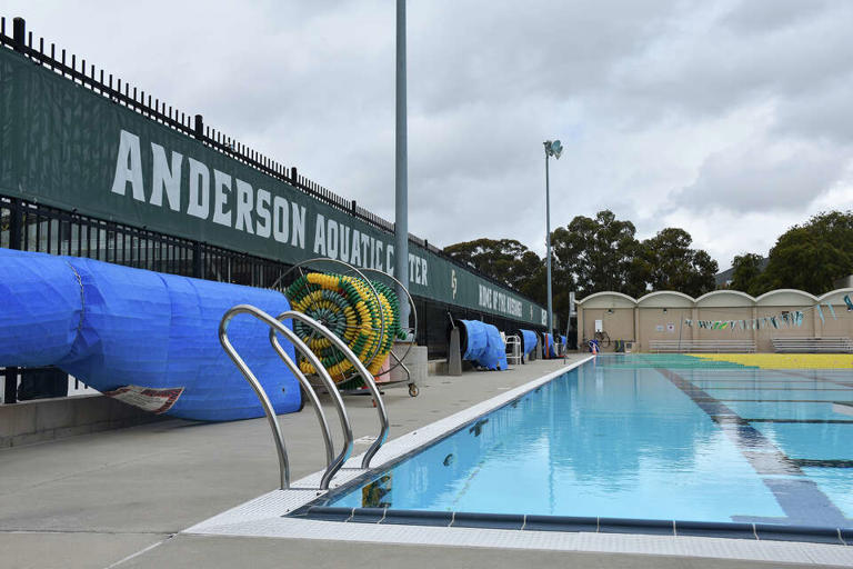 #39 Who turns down $9M? #39 : Calif college kills athletes #39 bid to save teams