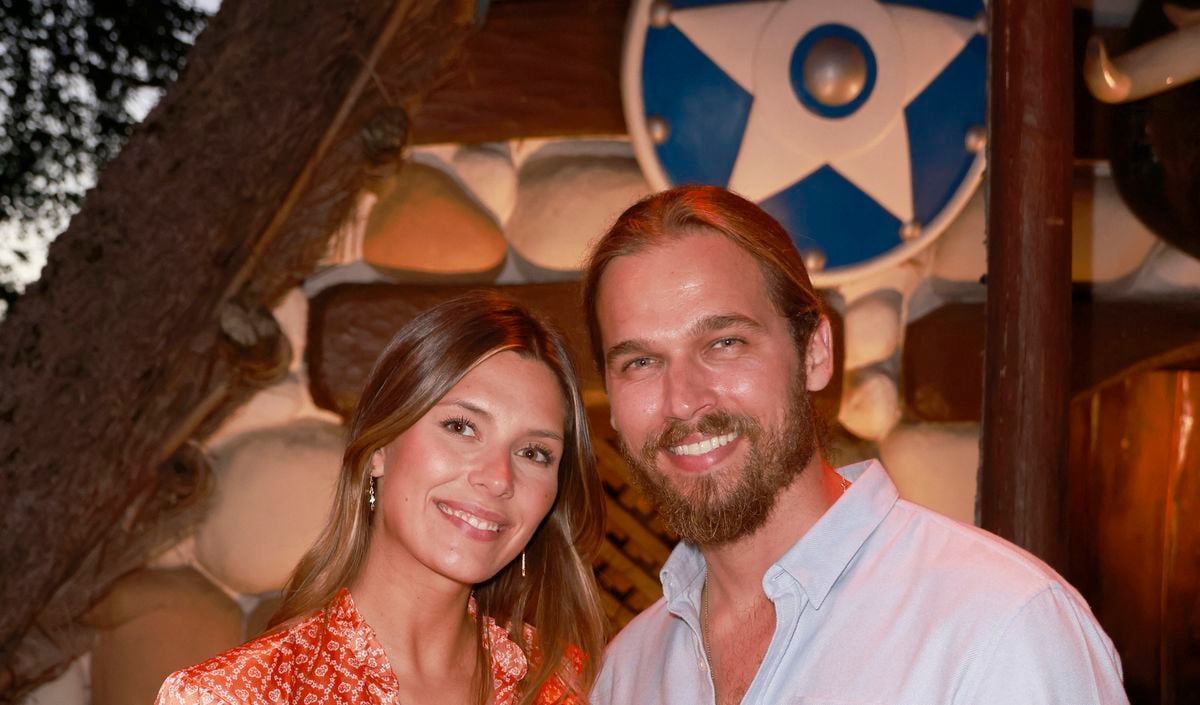 Camille Cerf : Un mariage de rêve en famille, son fils et son compagnon en parfaits  jumeaux