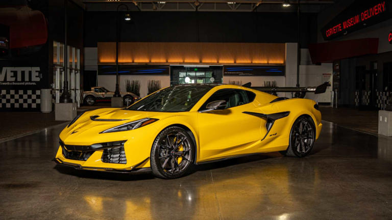 Corvette engine build experience is coming back to the Z06, ZR1, and ZR1X