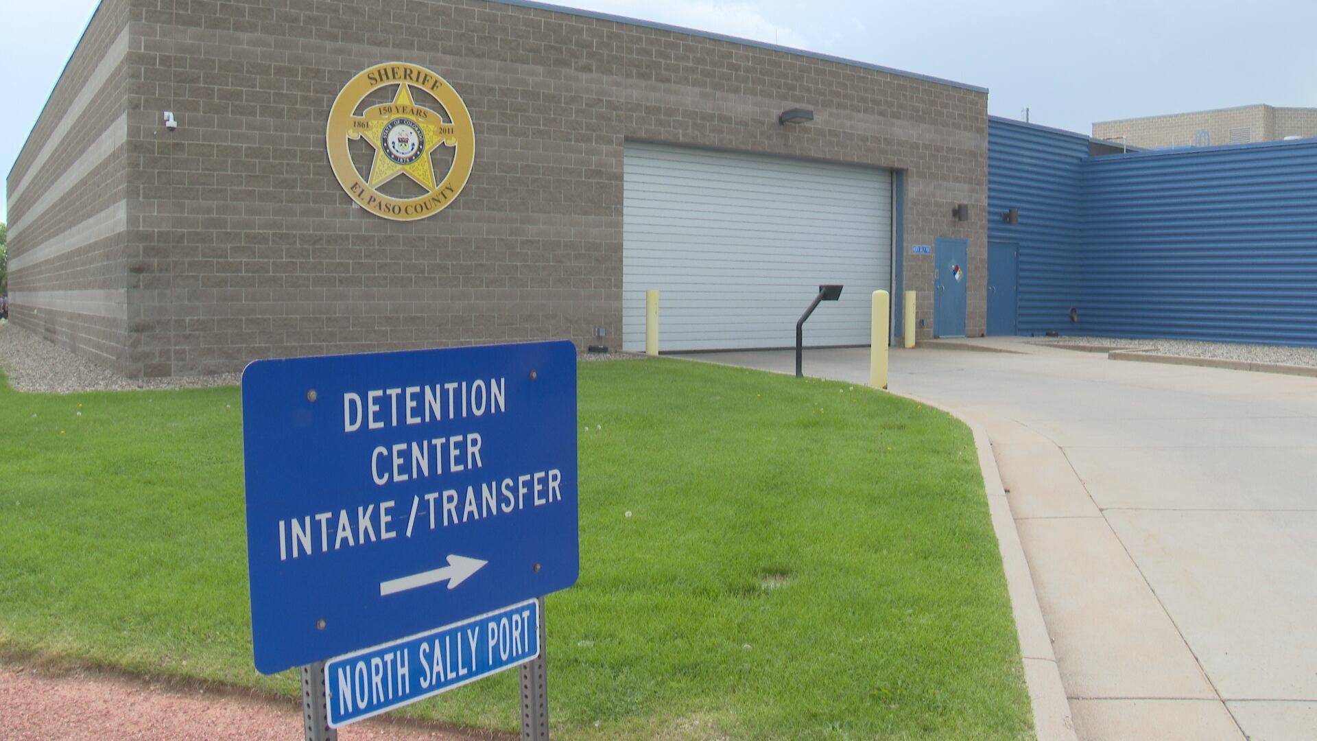 Deputies investigating inmate death at El Paso County Jail