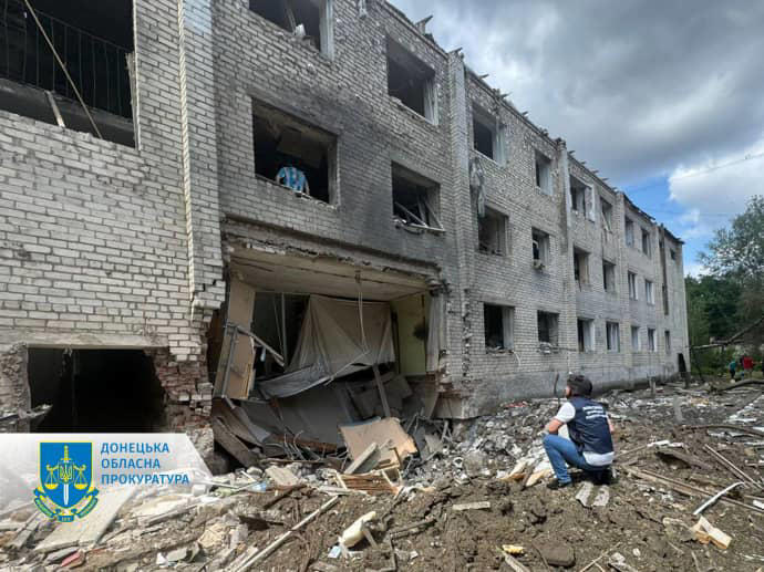Russian S-300 missiles strike city in Donetsk Oblast, injuring five ...