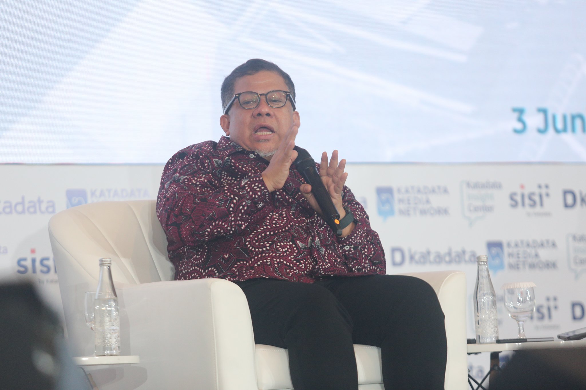 Pemerintah Alokasikan Rp8,9 Triliun untuk Renovasi Rumah Desa, Fokus pada Sanitasi
