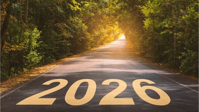  Foto zu Naturkatastrophen, Krisen, ein Meteorit? Nostradamus' Prophezeiungen 