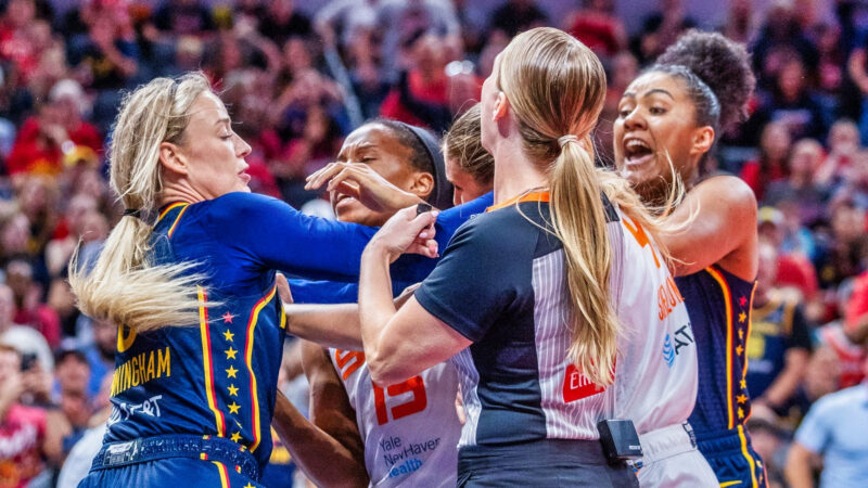 WNBA công bố quyết định cuối cùng về hình phạt dành cho Caitlin Clark, Sophie Cunningham và những người khác sau trận đấu Fever-Sun đầy bạo lực
