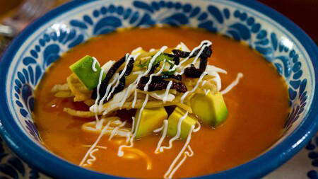 Cómo sazonar 1 litro de caldo para sopa de tortilla: el secreto está en asar este ingrediente