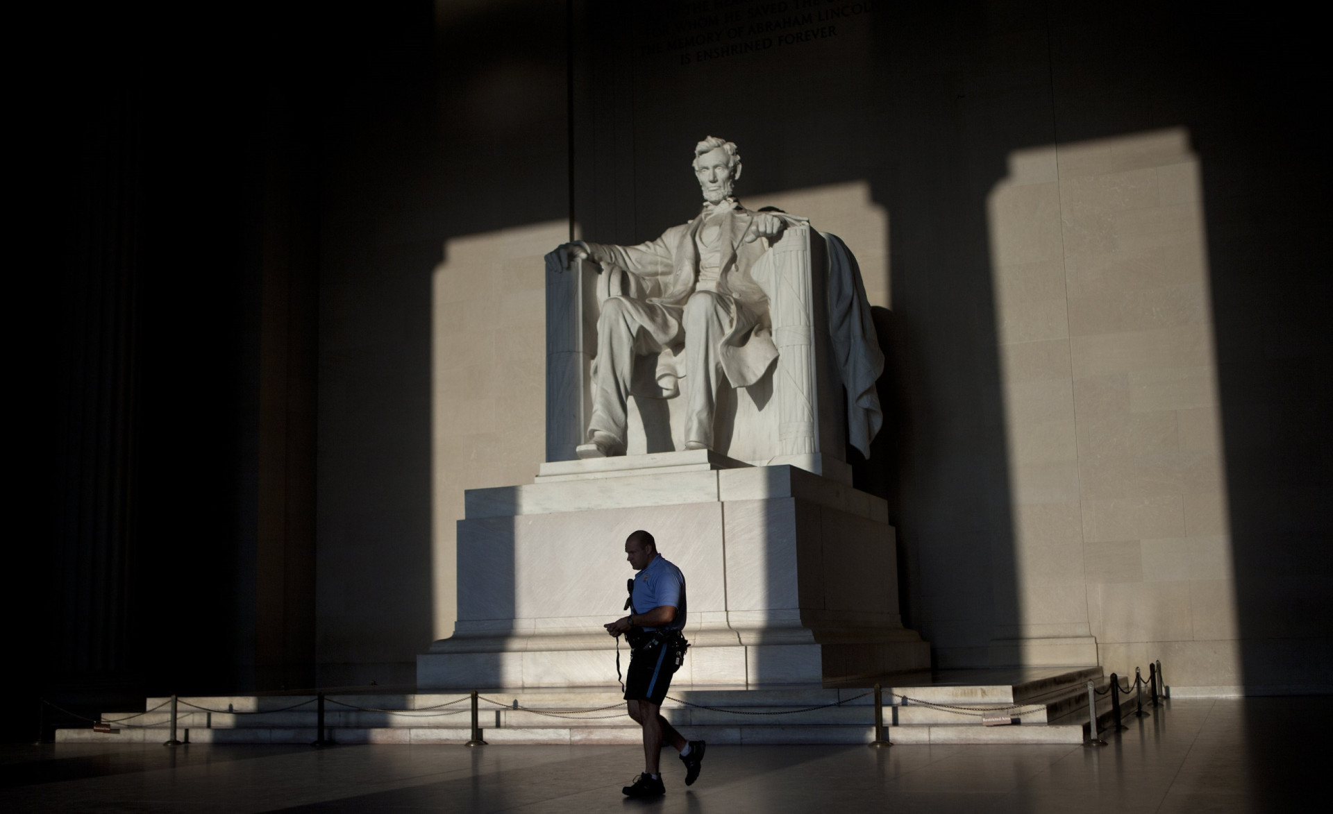 Secret messages hidden in famous statues