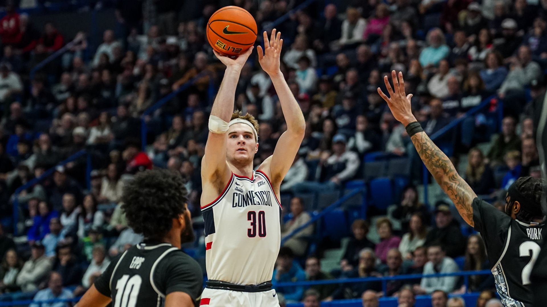 Blazers Take Liam McNeeley in Yahoo Mock Draft