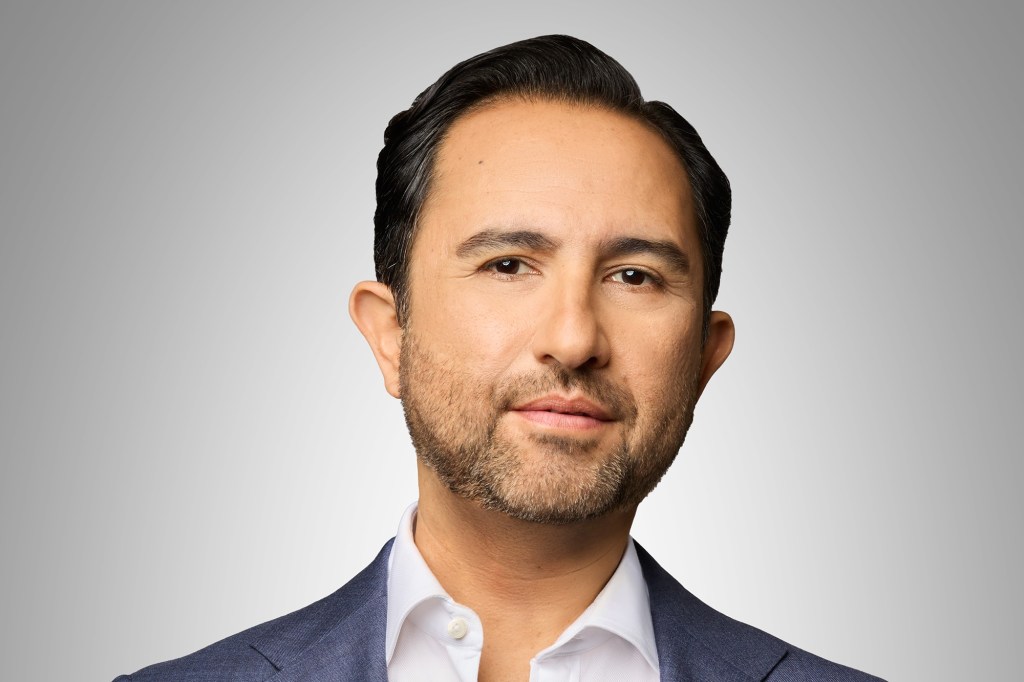 Dealmaker Tom Ara Exits DLA Piper to Joins Weilu0026#39;s Entertainment, Sports and Media Legal Practice ...