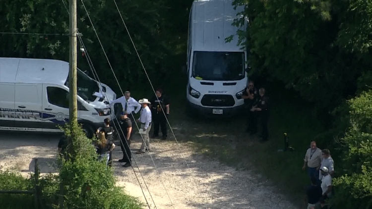 Woman shot, killed by deputies in Brazoria County when law enforcement ...