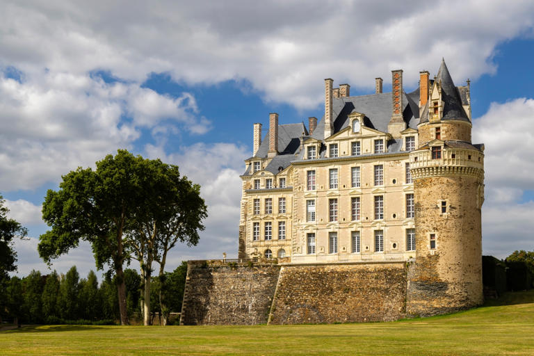 "Le géant du Val de Loire" : ce château majestueux "le plus haut de France" fait de la concurrence à Chambord