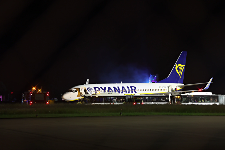 8 injured after Ryanair flight encounters intense turbulence