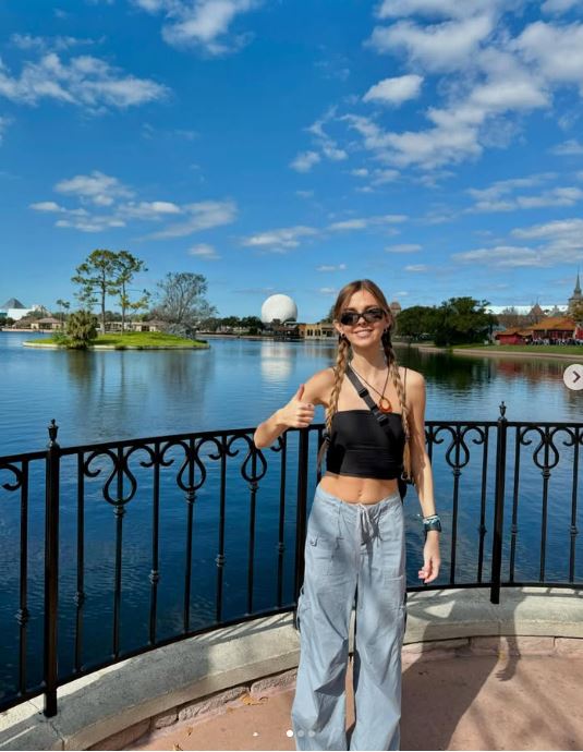 席德妮常分享出遊照，因此被網友質疑根本沒得癌症。（圖／翻攝自IG@sydneytowle）