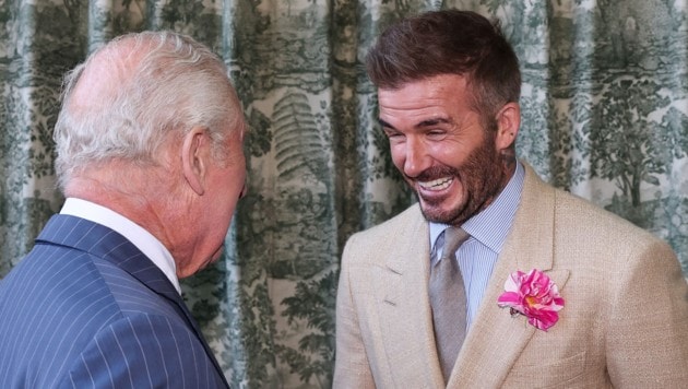Beckham wird von Charles zum Ritter geschlagen!
