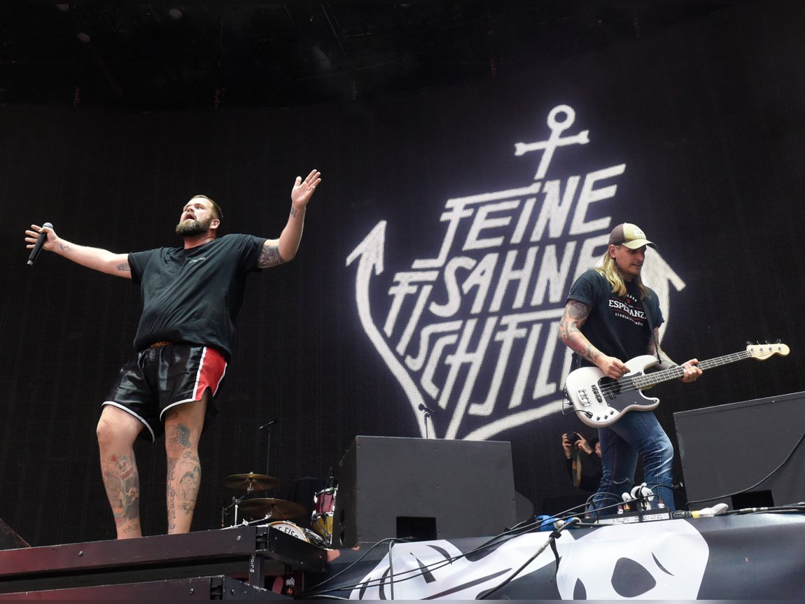 Premiere! Feine Sahne Fischfilet tops the charts for the first time