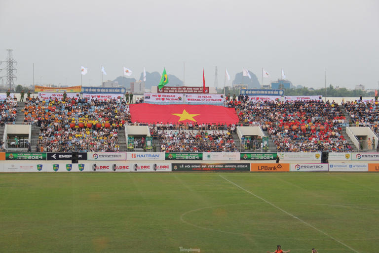 Image hình ảnh hình ảnh hình ảnh hình ảnh hình ảnh hình ảnh hình ảnh hình ảnh Edmilson - Phát hành không quá 17.000 vé trận bóng của dàn sao MU trên sân ...