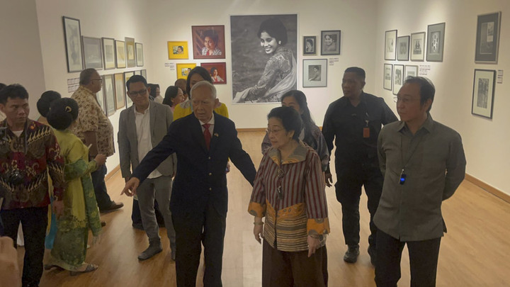 Rahasia di Balik Sambutan Megawati di Pameran Foto Guntur Soekarnoputra