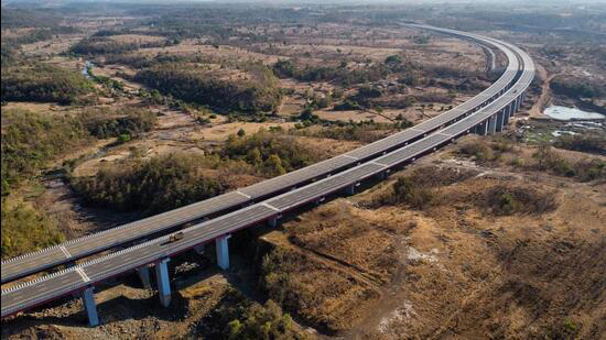 The expressway’s last leg—between Igatpuri (Nashik district) and Amane (Thane district)—was thrown open to traffic on Thursday. At the inauguration, chief minister Devendra Fadnavis announced that the expressway would soon be connected to the upcoming Vadhavan Port in Palghar district, enhancing its economic utility.