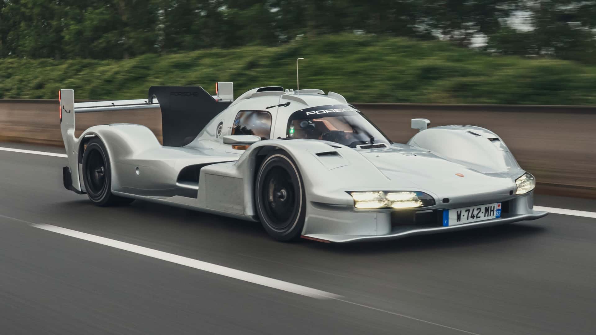 ハスベイ 963 RSP Revealed: Meet Porsche's Street-Legal Le Mans Hypercar