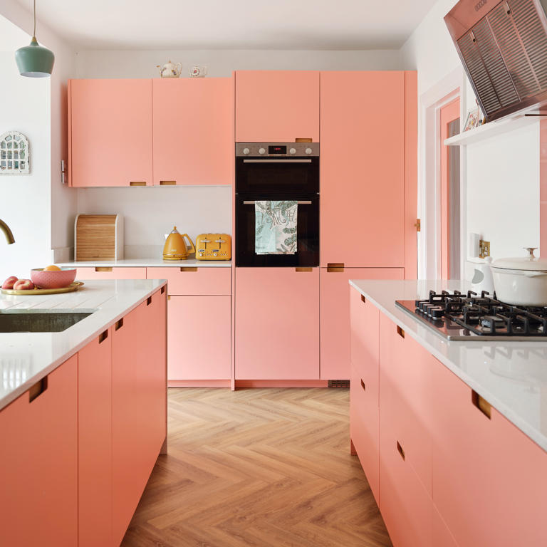 Need some kitchen colour inspo? This bright and beautiful kitchen is a