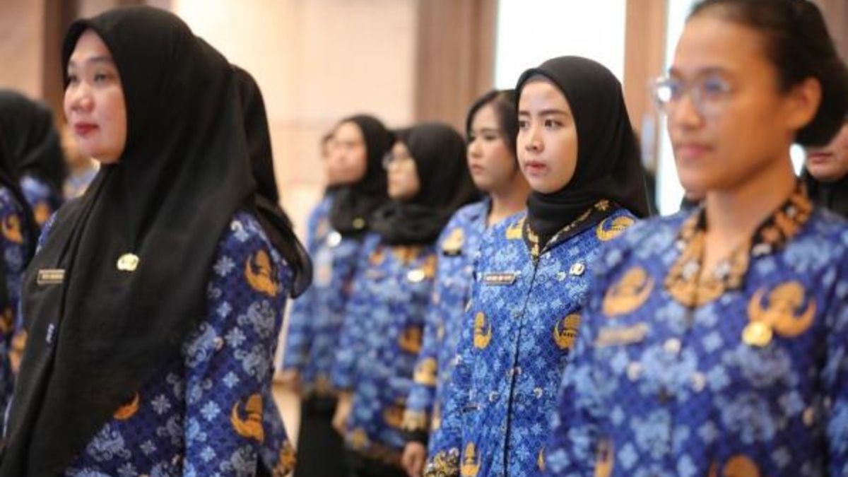 Pegawai PNS Kesal! Sri Mulyani Cabut Tunjungan Uang Pulsa dan Saku Mulai Tahun Ini