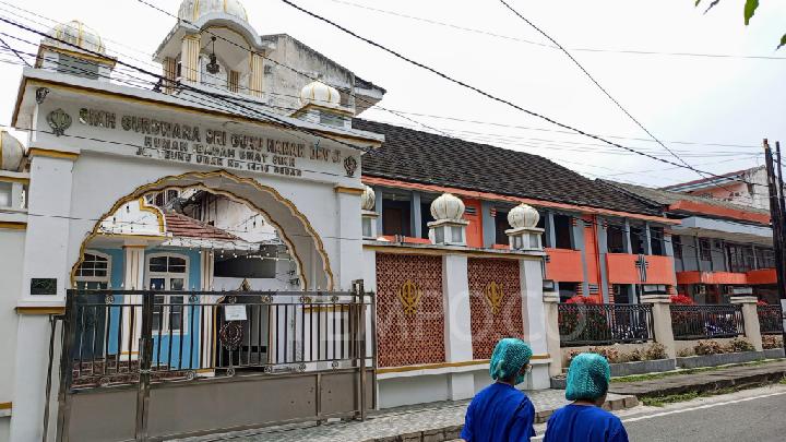 Setengah Hari Bersama Komunitas Sikh: Pengalaman di Gurdwara Medan