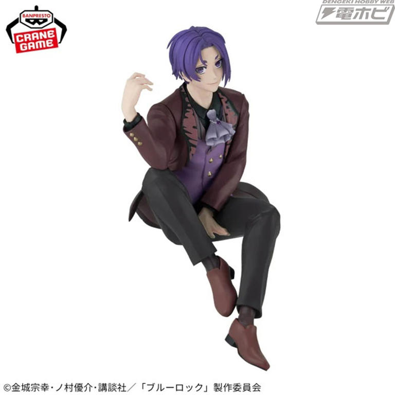 TVアニメ『ブルーロック』御影玲王と凪誠士郎が座り姿でプライズ