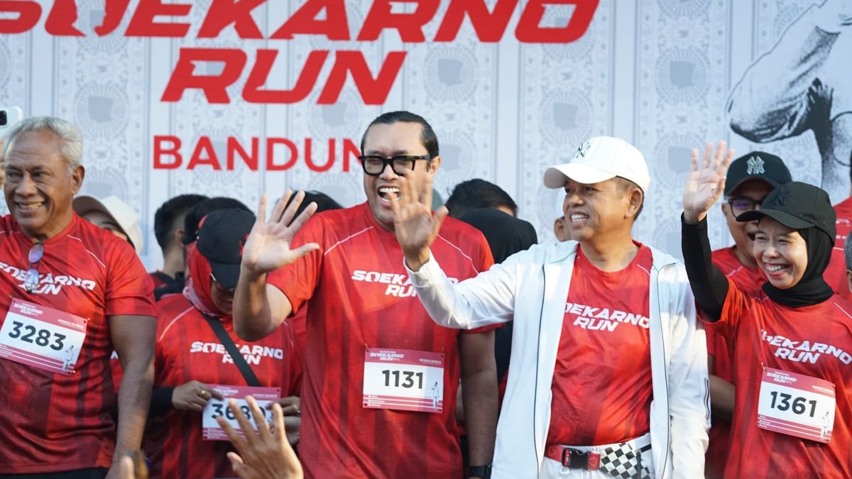 Lomba Lari Seru Soekarno di Bandung Berhasil, Ribuan Peserta Hiburan dengan Juicy Luicy