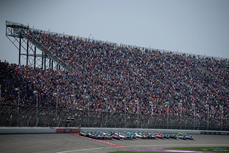 NASCAR Michigan qualifying live results, Cup Series sets starting lineup
