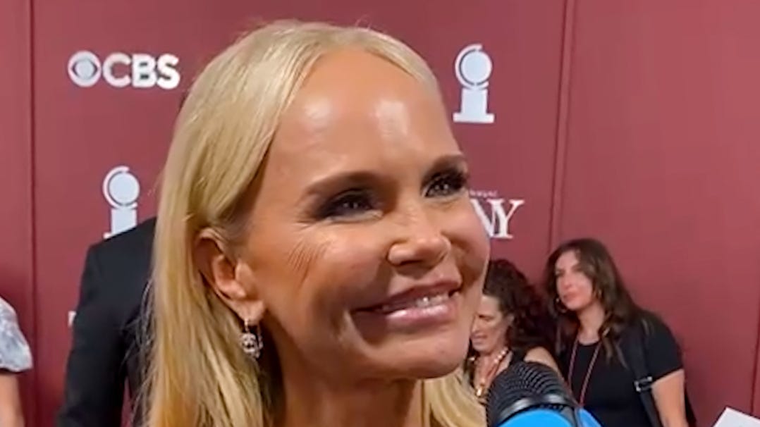 Kristin Chenoweth reveals her texts with Cynthia Erivo on hosting Tony