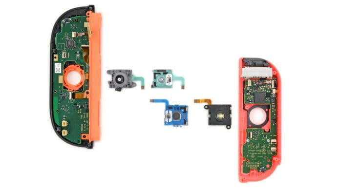 左邊為 Switch 2 的拆解 joycon，ifixit 擔心未有從根本改善問題。