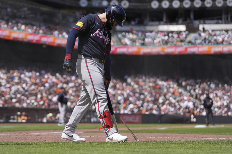 Yastrzemski knocks in 3 runs as Giants sweep struggling Braves with a 4