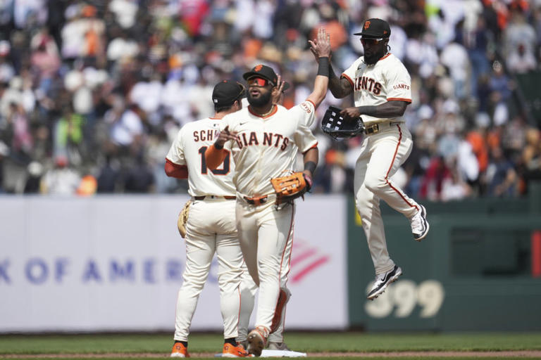 Yastrzemski knocks in 3 runs as Giants sweep struggling Braves with a 4