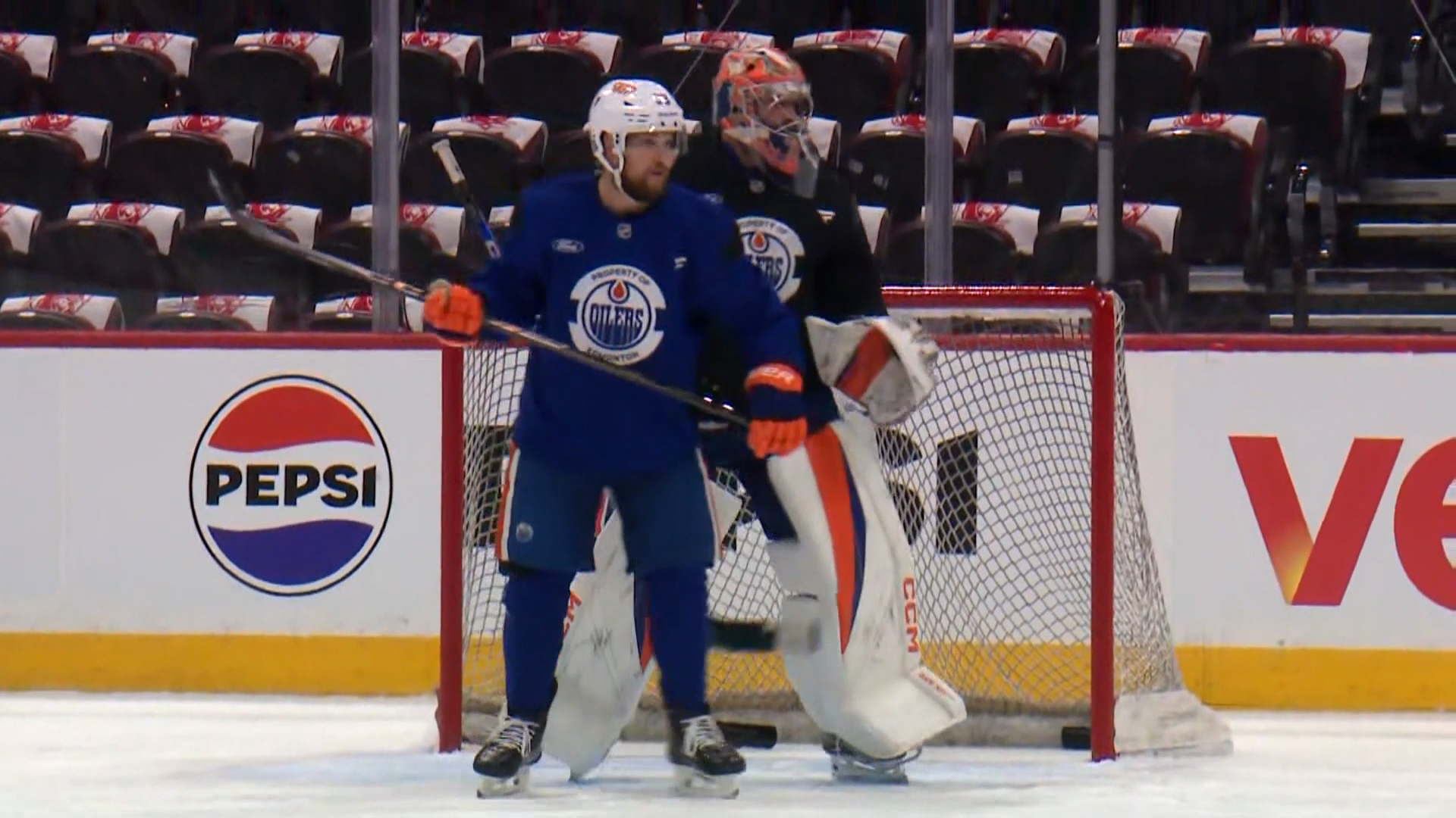 Stanley Cup Final shifts to Florida with series tied 1-1