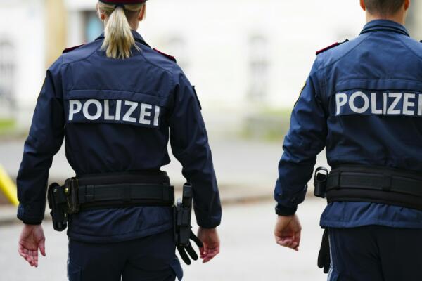Tiroler Polizei wegen Massenschlägerei zu Feier gerufen