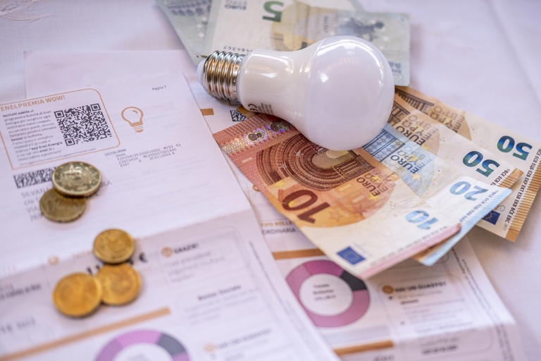 Bonus bollette, sconto di 200 euro nella fattura di giugno: chi può  ottenerlo